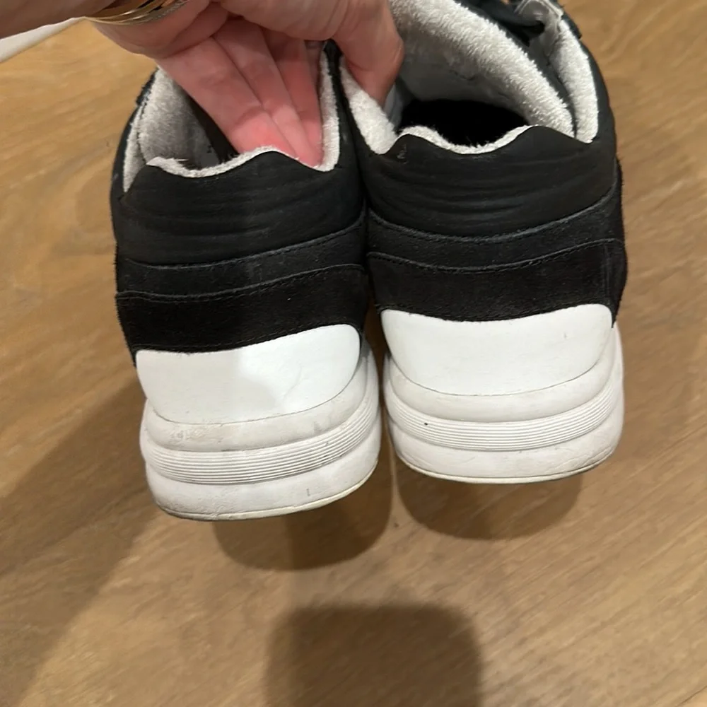 Chanel womens trainer sneakers in black and white size 37.5 - Picture 6 of 12